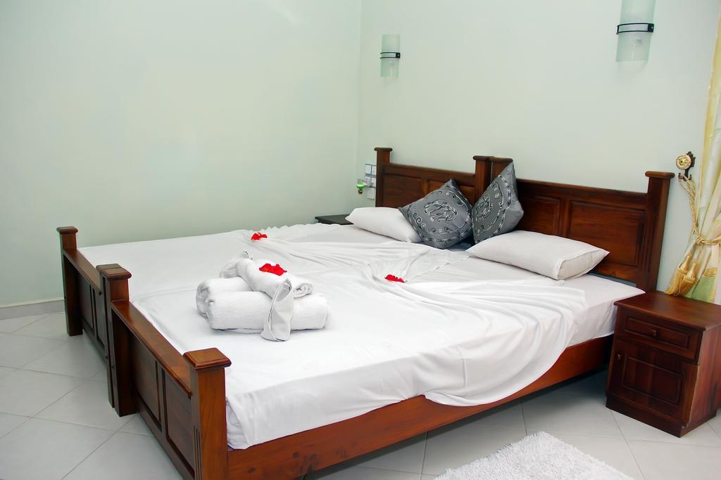 Methira Villa Aluthgama Room photo
