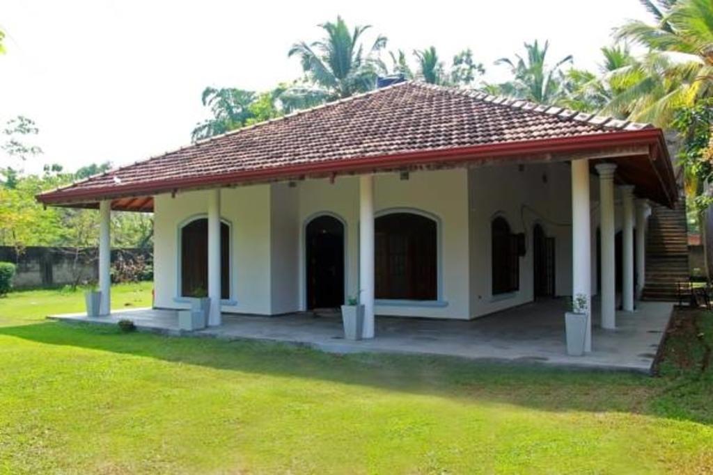 Methira Villa Aluthgama Exterior photo